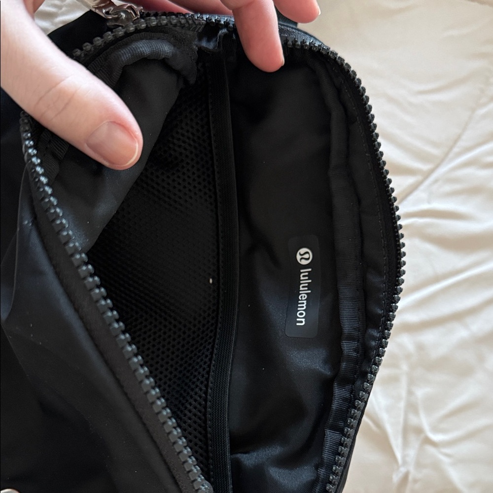 lululemon athletica Black Belt Bag - Picture 4 of 9